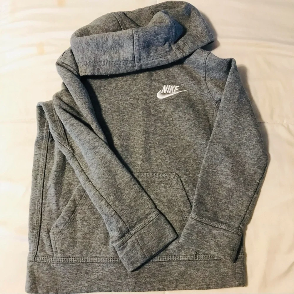 Bundle Nike Gray and Black Hoodie Jacket Set Boy’s size 6 Small 5/6